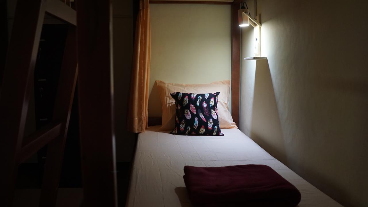 The Sleepingroom Hostel Jogjakarta Buitenkant foto