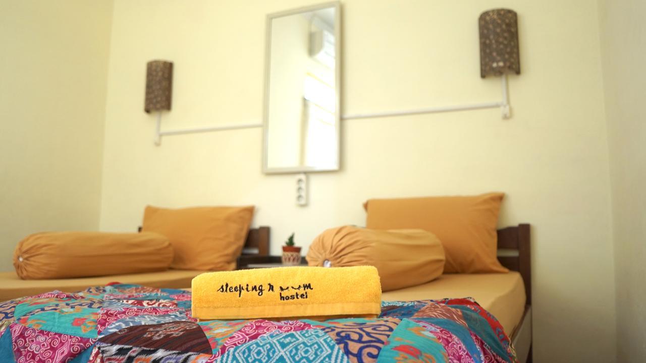 The Sleepingroom Hostel Jogjakarta Buitenkant foto