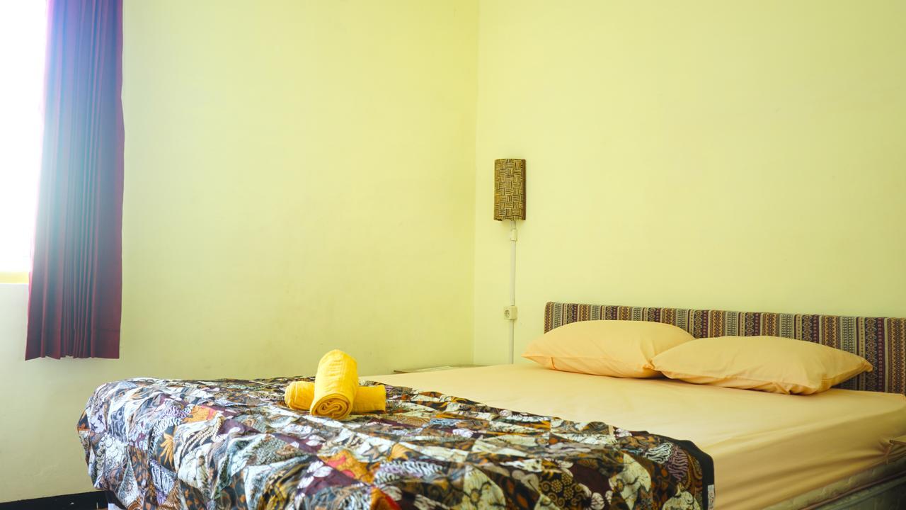 The Sleepingroom Hostel Jogjakarta Buitenkant foto