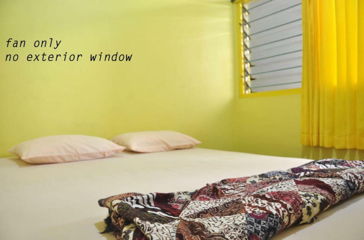 The Sleepingroom Hostel Jogjakarta Buitenkant foto