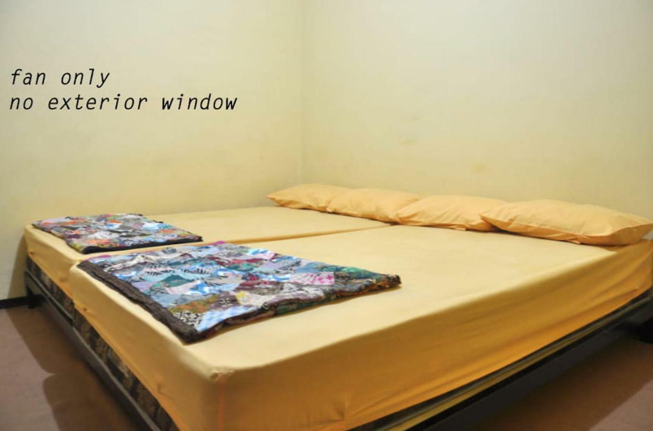 The Sleepingroom Hostel Jogjakarta Buitenkant foto
