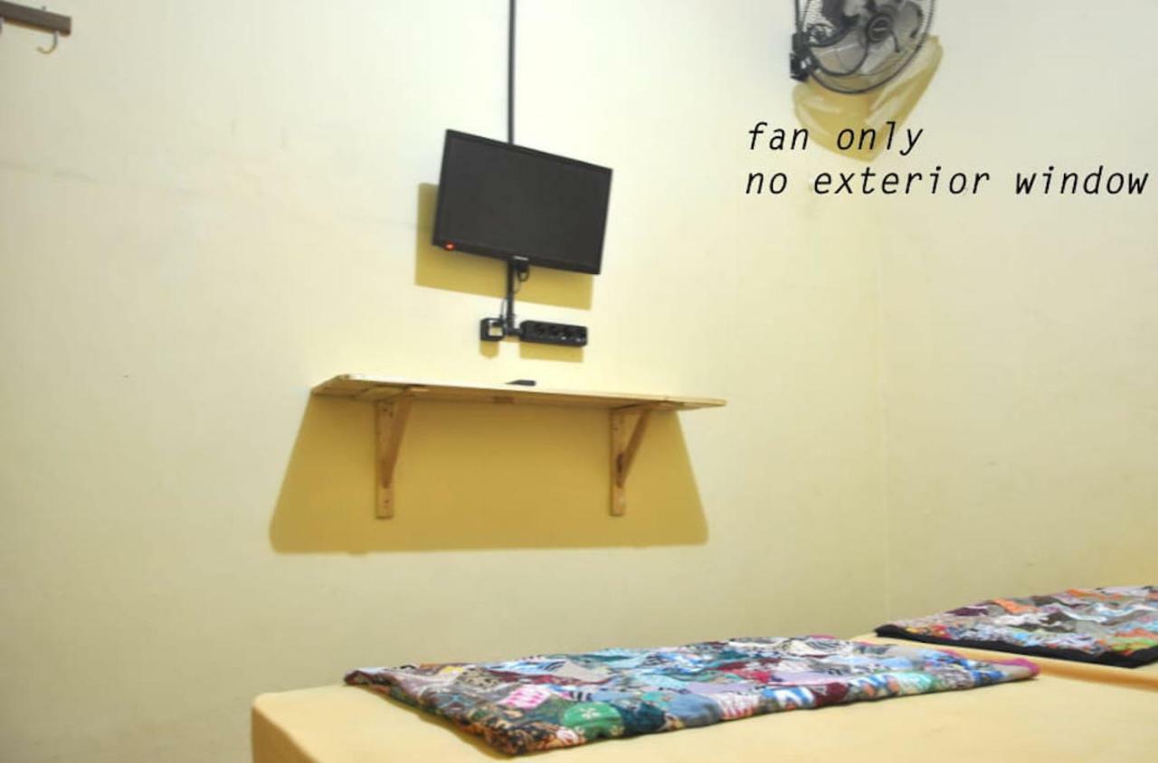 The Sleepingroom Hostel Jogjakarta Buitenkant foto