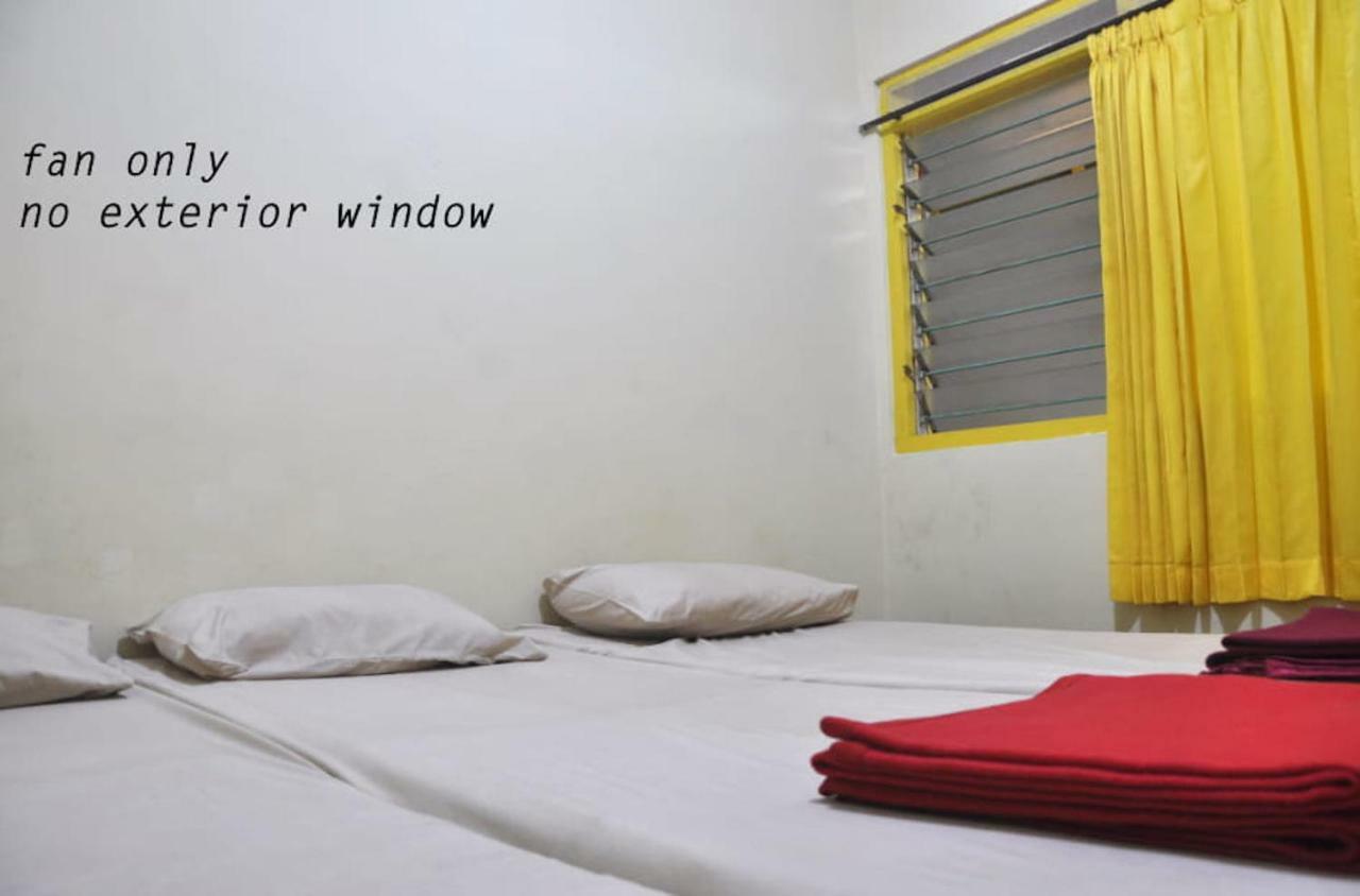 The Sleepingroom Hostel Jogjakarta Buitenkant foto