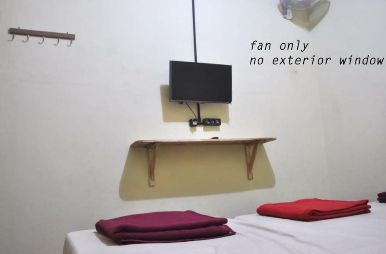 The Sleepingroom Hostel Jogjakarta Buitenkant foto